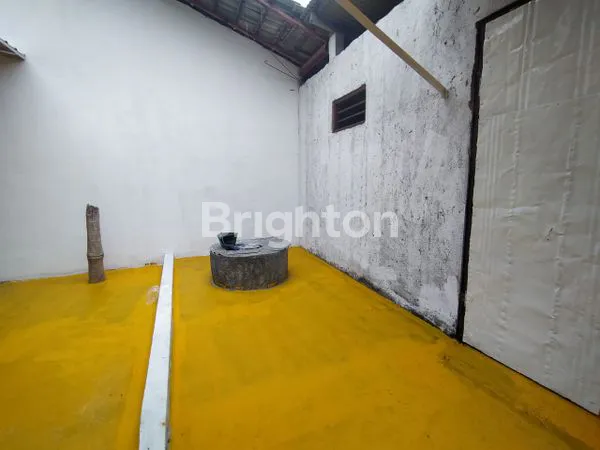 image GUDANG SEKALIGUS RUMAH STRATEGIS DI  GENUK (6)