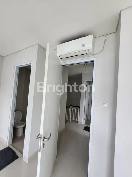 image RUMAH HOEK SEMI FURNISH TINGGAL JALAN KAKI KE RUKO HITS ANIVA (6)