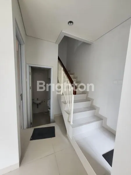 image RUMAH HOEK SEMI FURNISH TINGGAL JALAN KAKI KE RUKO HITS ANIVA (4)