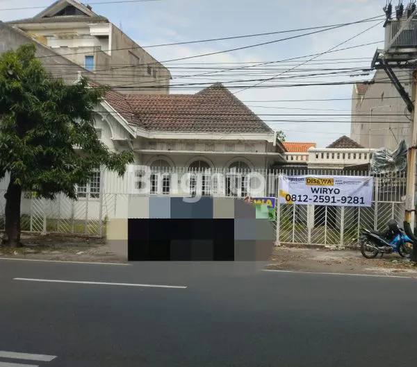 image RUMAH KLASIK JALAN UTAMA SOLO UNTUK KANTOR BUTIK CAFE (3)