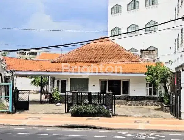 image RUMAH KOLONIAL TEMPOE DOELOE CANTIK TENGAH KOTA SURABAYA (1)