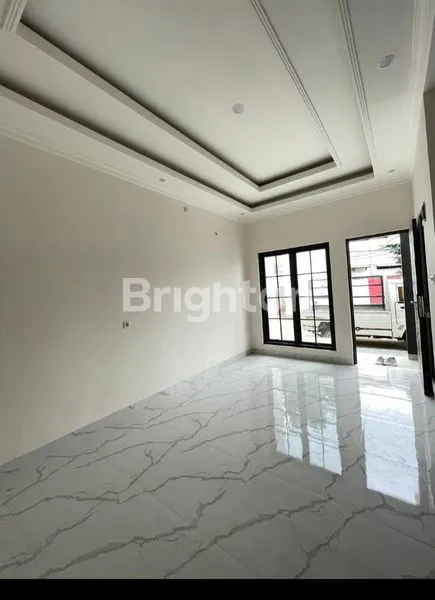 image RUMAH MEWAH KLASIK 2 LANTAI (4)