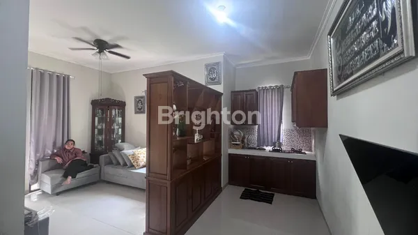 image RUMAH 2 LANTAI POSISI HOOK DEKAT TOL PAMULANG (3)