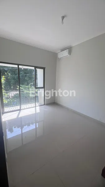 image RUMAH 2 LANTAI POSISI HOOK DEKAT TOL PAMULANG (4)