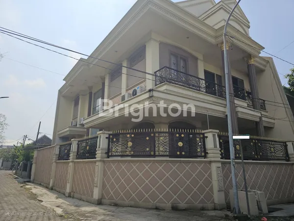 RUMAH DI TAMAN PANJANG JIWO PERMAI 2 LANTAI DEKAT RUNGKUT, TENGGILIS MEJOYO,, PANJANGJIWO