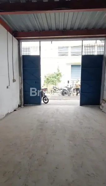 image SIAP PAKAI GUDANG LUAS 225 ADA LIFT BARANG AREA KENJERAN, KEDUNG COWEK SURABAYA (5)