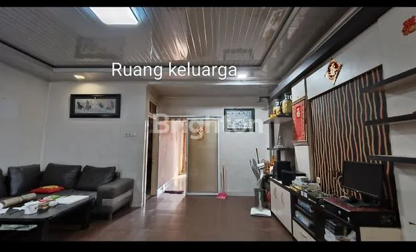 image RUMAH CANTIK SEMI FURNISH DEKAT JL. RIAU UJUNG (4)