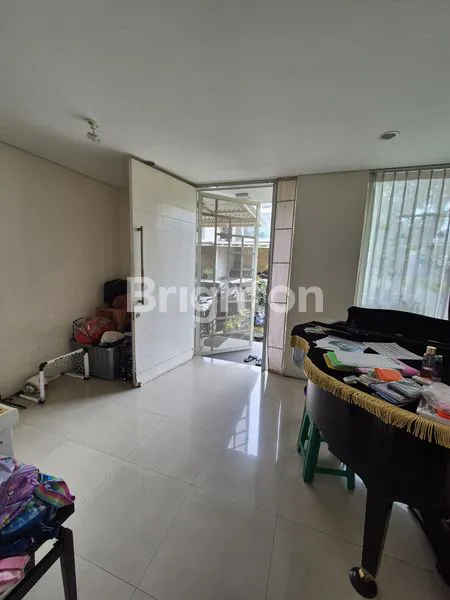 image JUAL RUMAH STAMFORD PALACE. CITRALAND SURABAYA (2)