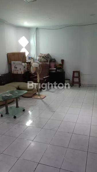 image DIJUAL RUMAH CANTIK SIAP HUNI  KARTINI JAKARTA BARAT (6)