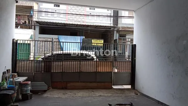 image DIJUAL RUMAH CANTIK SIAP HUNI  KARTINI JAKARTA BARAT (1)