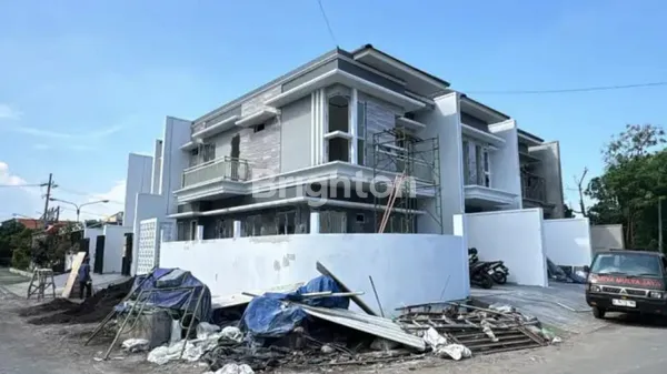 image NEW HOUSE CAKEP RUMAH BARU MODERN MINIMALIS 2 LANTAI JEMURSARI PRAPEN JEMUR ANDAYANI (1)