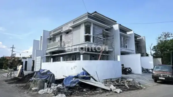 image NEW HOUSE CAKEP RUMAH BARU MODERN MINIMALIS 2 LANTAI JEMURSARI PRAPEN JEMUR ANDAYANI (2)