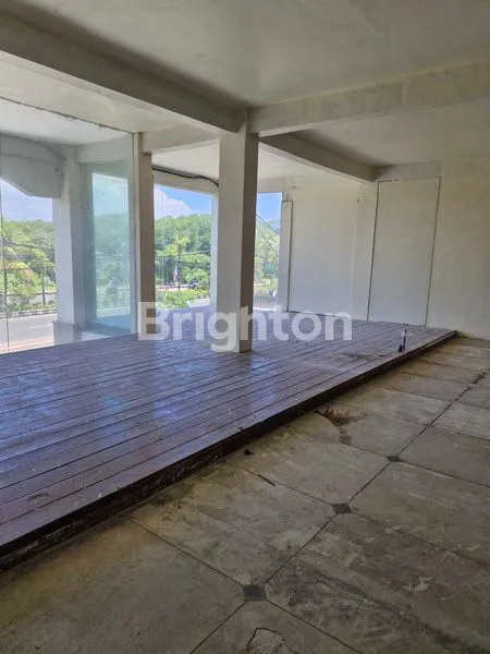 image GEDUNG EX-CLINIC DENGAN PARKIRAN YANG LUAS DI BYPASS SANUR (4)