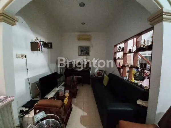 image RUMAH DALAM KOMPLEK GREEN VILLIE AKSES 2 MOBIL UK 10X15 HADAP SELATAN JAKARTA BARAT (2)