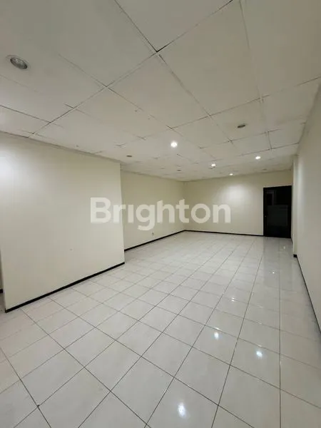 image NEGO RUKO 3 LANTAI STRATEGIS DI DARMO PARK SURABAYA BARAT JAWA TIMUR. DEKAT WONOKROMO, SUKOMANUNGGAL, MAYJEN SUNGKONO, CIPUTRA WORLD MALL, PUSAT KOTA, CITRALAND. (5)