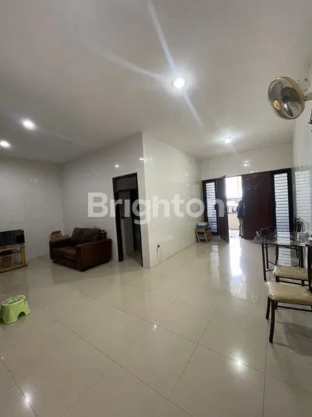 image SIAP PAKAI RUMAH ISTIMEWA DI LEBAK TIMUR SURABAYA TIMUR JAWA TIMUR. AREA PUSAT KOTA SURABAYA, DEKAT PAKUWON CITY MALL, RS MITRA KELUARGA, MERR, KAMPUS UNAIR ITS. NEGO (2)