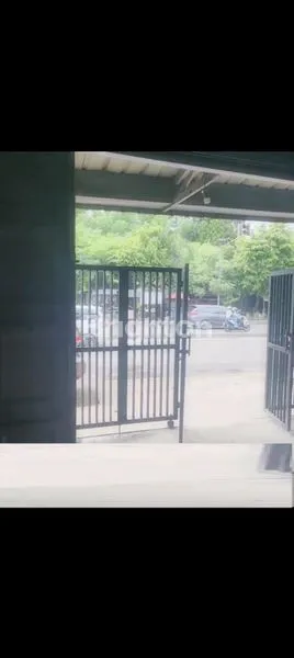 image GUDANG EX-SHOWROOM ROW 10M SHM LT.301 METER 11X27 (2)