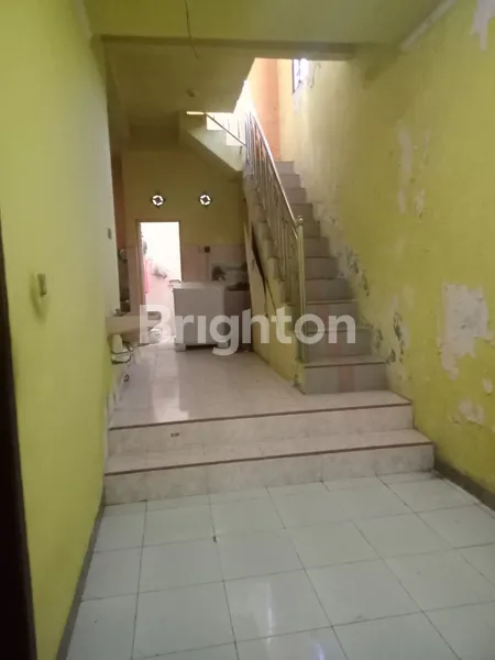 image RUMAH 2 LANTAI DI MEDAYU UTARA SURABAYA (1)