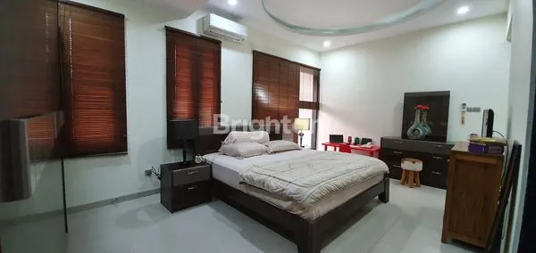 image RUMAH CANTIK DEKAT PUSAT KOTA 3 LANTAI DI SUKAJADI (8)