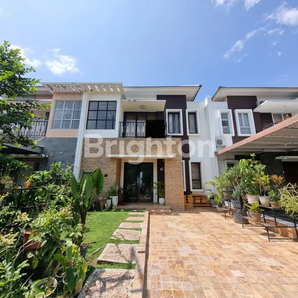 image RUMAH CANTIK DEKAT PUSAT KOTA 3 LANTAI DI SUKAJADI (1)