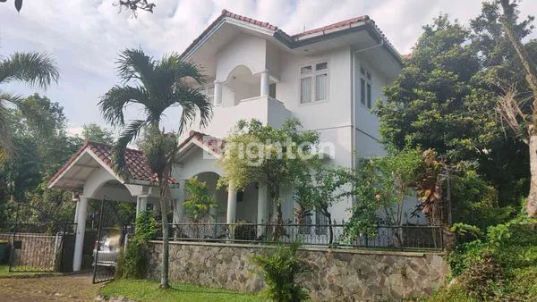 image DISEWAKAN RUMAH HOOK DI BUKIT BOGOR RAYA, DEKAT SEKOLAH BOGOR RAYA, DEKAT TOL JAGORAWI, AREA  LAKESIDE BOGOR (1)