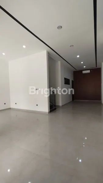 image RUMAH BARU BABATAN PANTAI SELANGKAH KE RUKO ONE FIVE ANNYEONG MARKET (2)