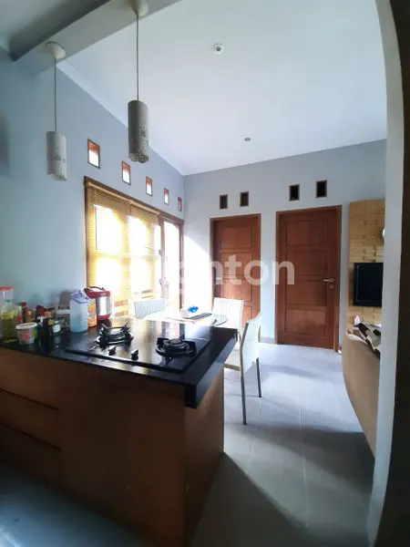 image RUMAH MODERN MINIMALIS DI PERUMAHAN ONE GATE DALUNG KUTA UTARA (4)