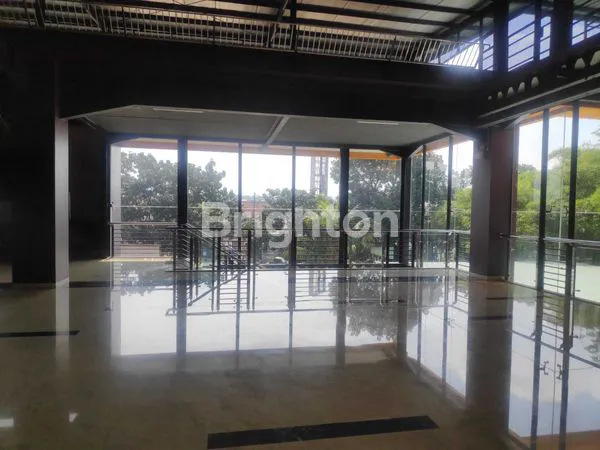 image LOKASI STRATEGIS COCOK UNTUK: KANTOR, BANK, SHOWROOM (3)