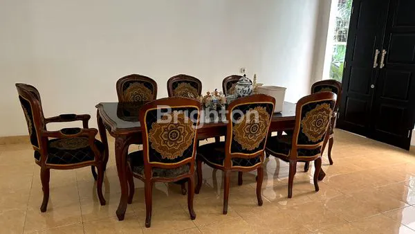 image RUMAH SUDUT (HOOK) 2 LANTAI DI LEGENDA WISATA – TAMAN LUAS & UDARA SEGAR (2)