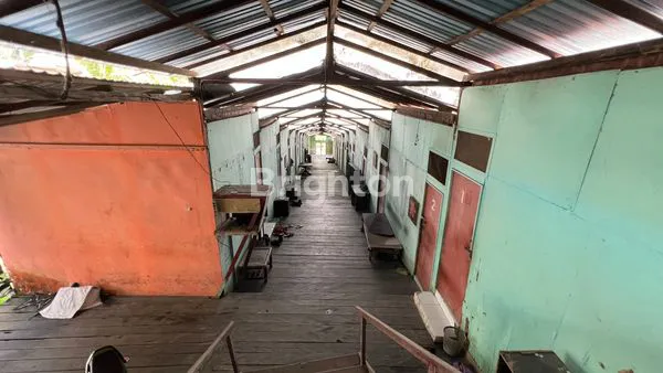 image [FOR SALE] GUDANG 3 LANTAI + 23 KAMAR KOST & LAHAN LUAS – SAMPING TOL, DEPAN JALAN RAYA, SHM! (6)
