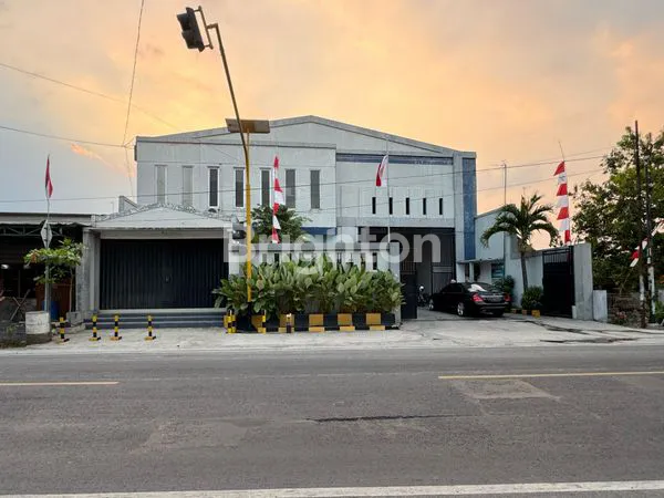 KANTOR & GUDANG 2 LANTAI STRATEGIS DI PUSAT KOTA BOJONEGORO
