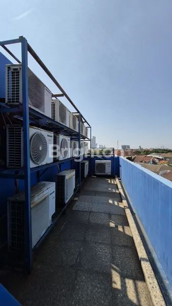 image SUPER STRATEGIS DIJUAL GEDUNG FOR SALE RAYA PRAPEN DEKAT JEMURSARI ADA LIFT PARKIRAN BANYAK (3)