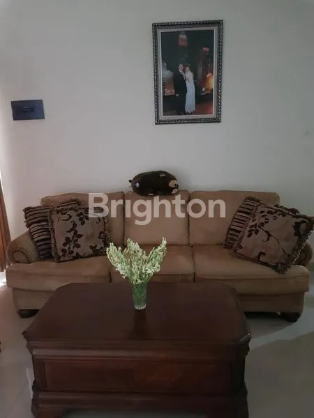 image RUMAH MEWAH LT 350M² DI GAYUNGSARI TIMUR, FULL FURNISH (2)