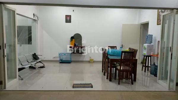 image RUMAH 2 LANTAI MEWAH PUSAT KOTA (6)