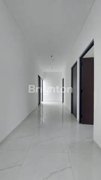 image RUMAH TENGAH KOTA BARU 2 LANTAI LEBAR 9 LAYOUT LEGA DI MANYAR SURABAYA (4)