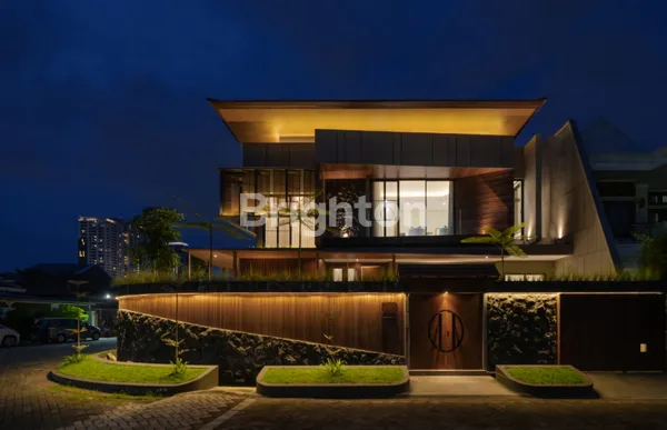 image RUMAH MANYAR MEWAH DENGAN WATERFALL DEKAT GALAXY MALL, KERTAJAYA, MERR, DHARMAHUSADA, PAKUWON CITY (8)