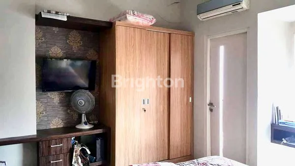 image THE SQUARE PETRA (3)