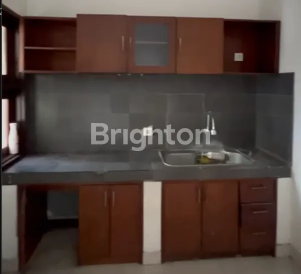 image RUMAH MODERN MINIMALIS AREA KEROBOKAN PERUMAHAN ONE GATE FASILITAS KOLAM RENANG (6)