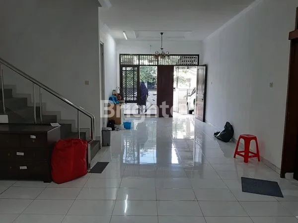 image DI JUAL RUMAH SIAP HUN 2 LANTAI I DI INTERCON -KEBON JERUK JAKARTA BARAT (5)