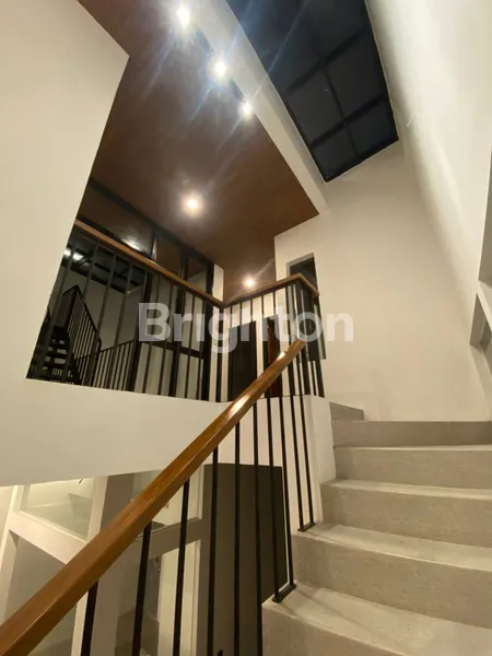 image  RUMAH CITRALAND CRYSTAL GOLF DEKAT GWALK, DEKAT KAMPUS UC, DEKAT PAKUWON MALL  (5)