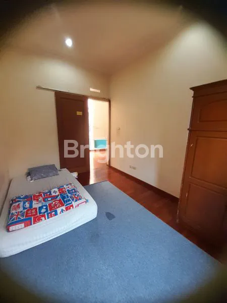 image RUMAH 3 LANTAI MEWAH SIAP HUNI DEKAT TOL BUAH BATU - SHM (5)