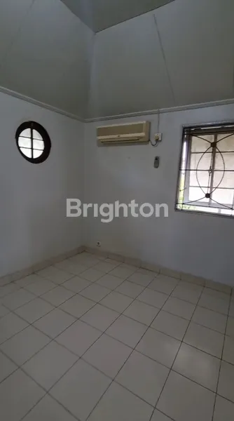 image RUMAH SIAP HUNI LINGKUNGAN NYAMAN AMAN SEJUK LUAS TANAH 120 M2 SENTUL CITY (4)