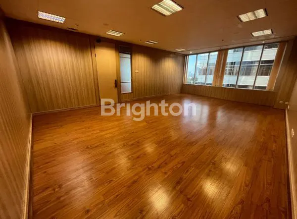 image OFFICE SPACE RAPI TERAWAT SIAP HUNI LANTAI SEDANG DI MENARA SUDIRMAN (3)
