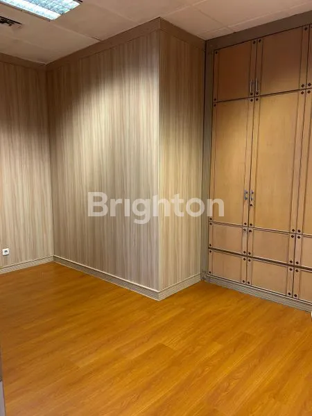 image OFFICE SPACE RAPI TERAWAT SIAP HUNI LANTAI SEDANG DI MENARA SUDIRMAN (4)