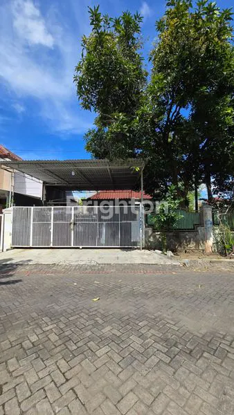 image RUMAH HOOK SIAP HUNI PURIMAS DEKAT MERR & TOL, DEKAT RUNGKUT ASRI DAN NIRWANA (2)