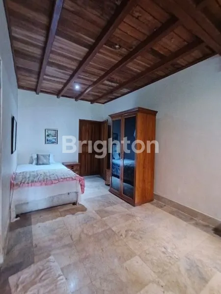 image THE LAKE VILLA – VILLA ASRI DENGAN SUASANA ALAM DI PAYANGAN (3)