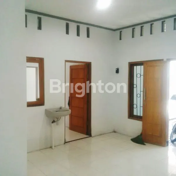 image RUMAH MINIMALIS DI GEDONGAN (4)