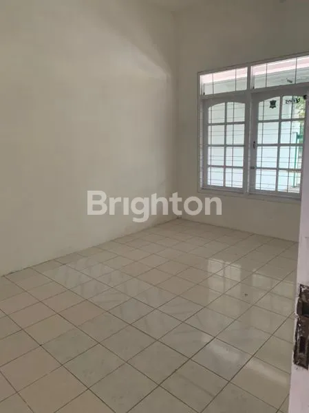 image RUMAH LOKASI STRATEGIS DI JL. BENDUL MERISI SELATAN SURBAYA (4)