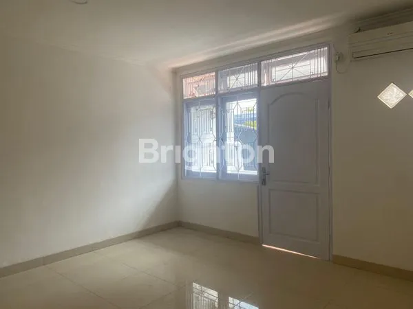 image RUMAH SIAP HUNI 2 LANTAI DURI KEPA (6)