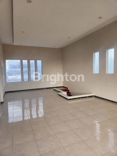 image DISEWAKAN RUMAH 2 LANTAI DI ARJOSARI (5)